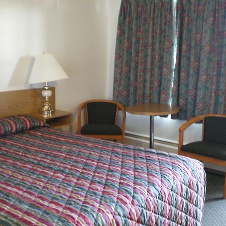 Sun-Dek Motel Medicine Hat Extérieur photo
