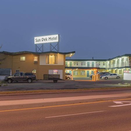 Sun-Dek Motel Medicine Hat Extérieur photo