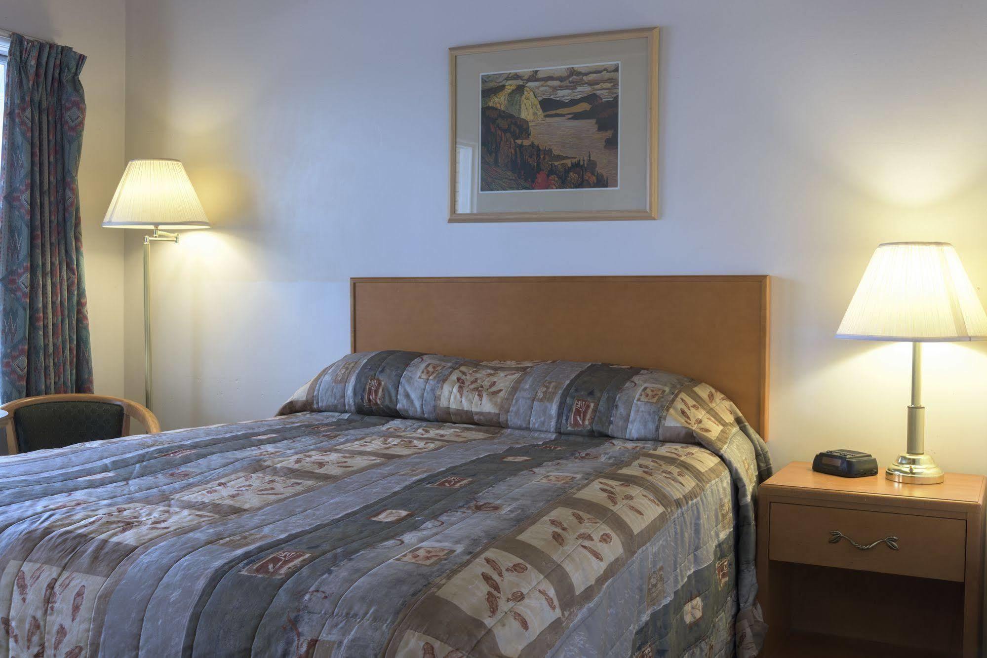 Sun-Dek Motel Medicine Hat Extérieur photo