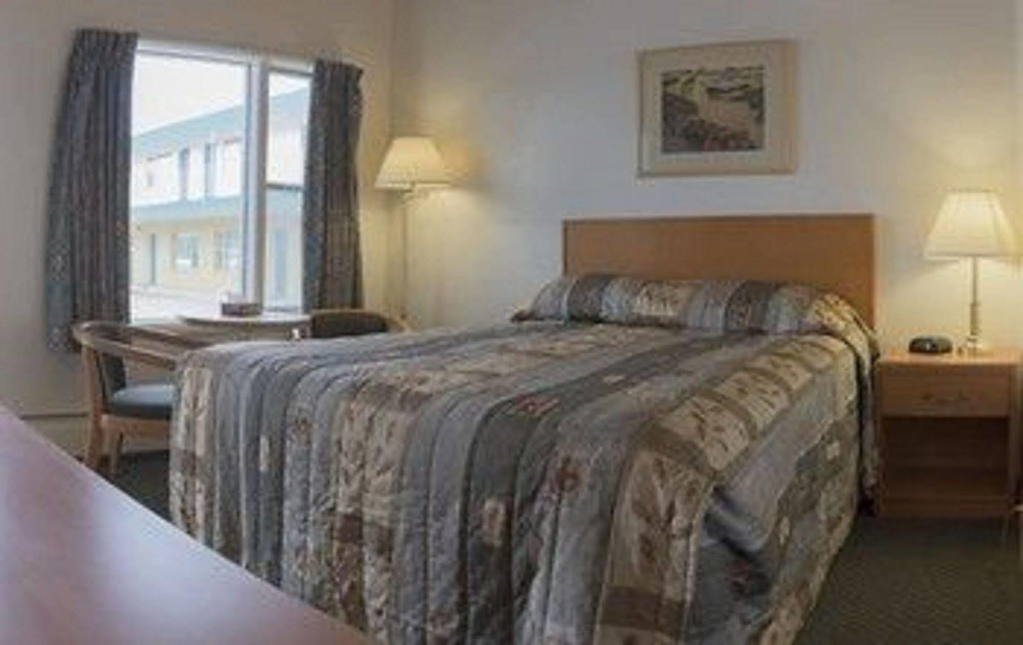 Sun-Dek Motel Medicine Hat Extérieur photo
