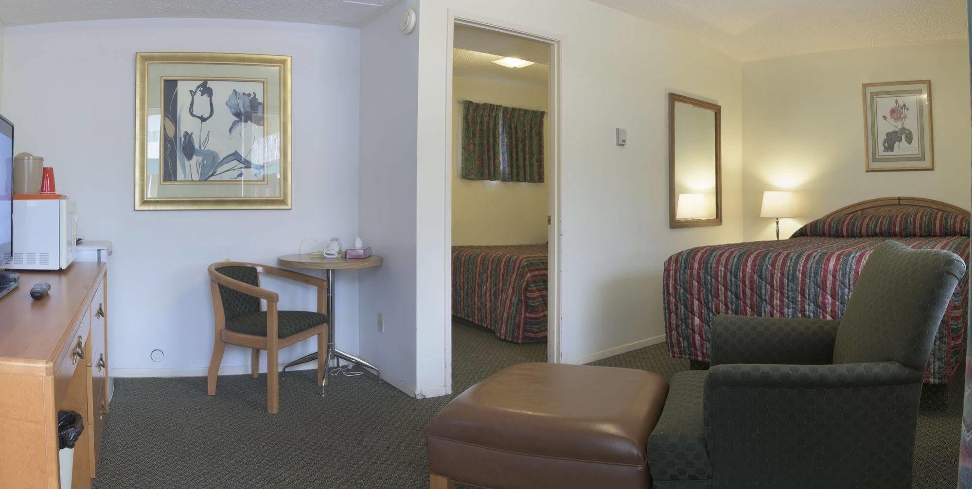 Sun-Dek Motel Medicine Hat Extérieur photo