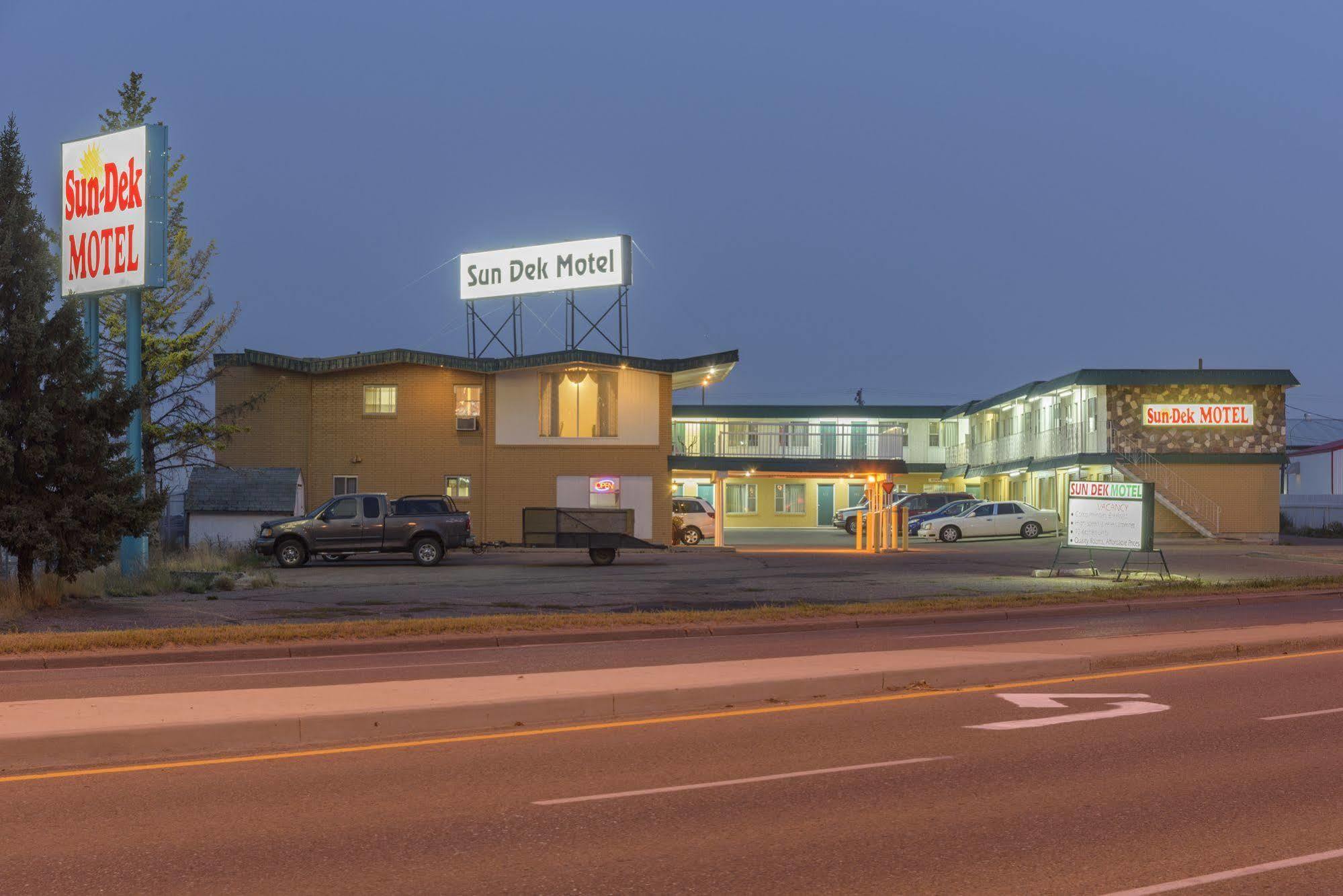 Sun-Dek Motel Medicine Hat Extérieur photo
