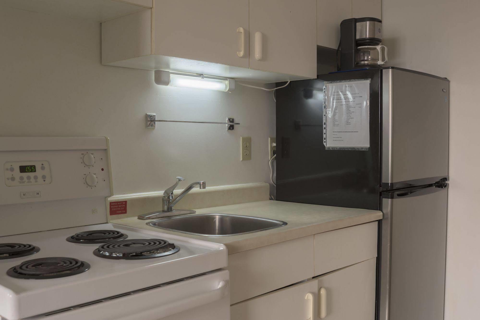 Sun-Dek Motel Medicine Hat Extérieur photo