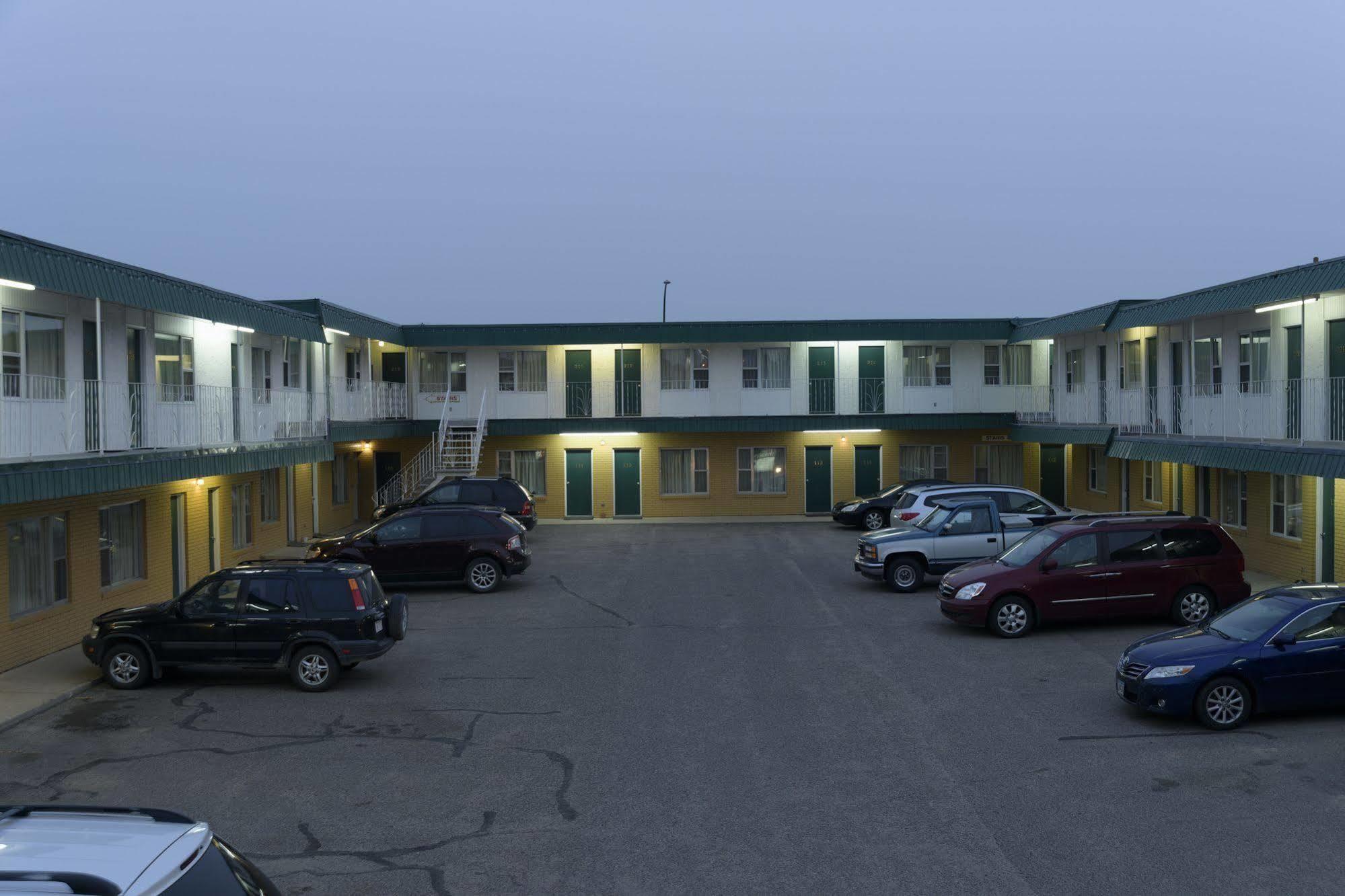 Sun-Dek Motel Medicine Hat Extérieur photo