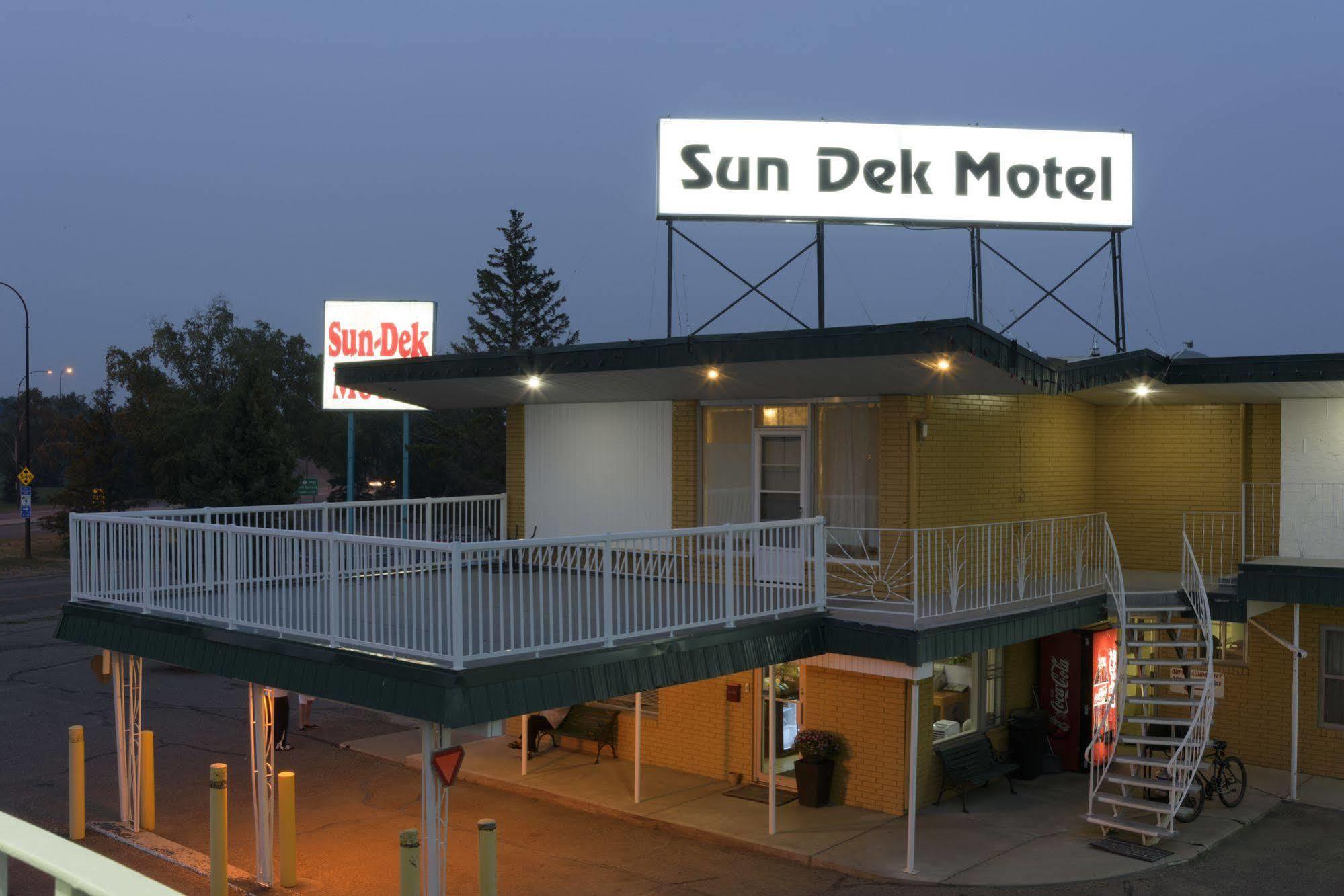 Sun-Dek Motel Medicine Hat Extérieur photo